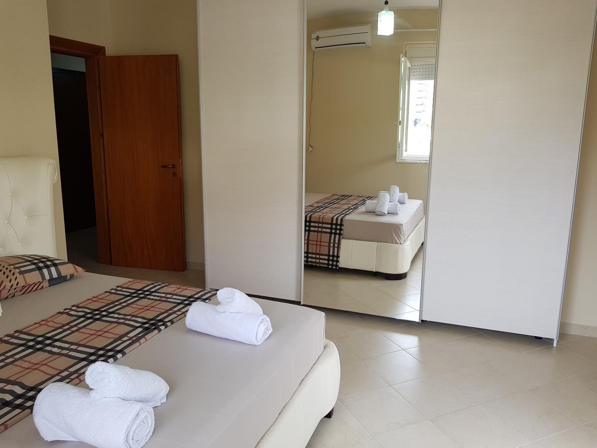 Flori Apartment